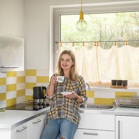 Modernes In Mit Grossem Garten Holiday home Kiczora